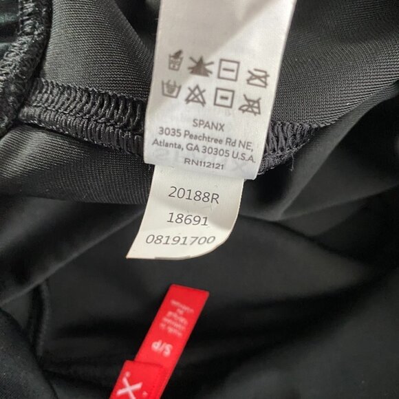 Spanx Velvet Shine Leggings Black Gold Polyester Blend Pull On‎ Women's Small - Picture 8 of 8